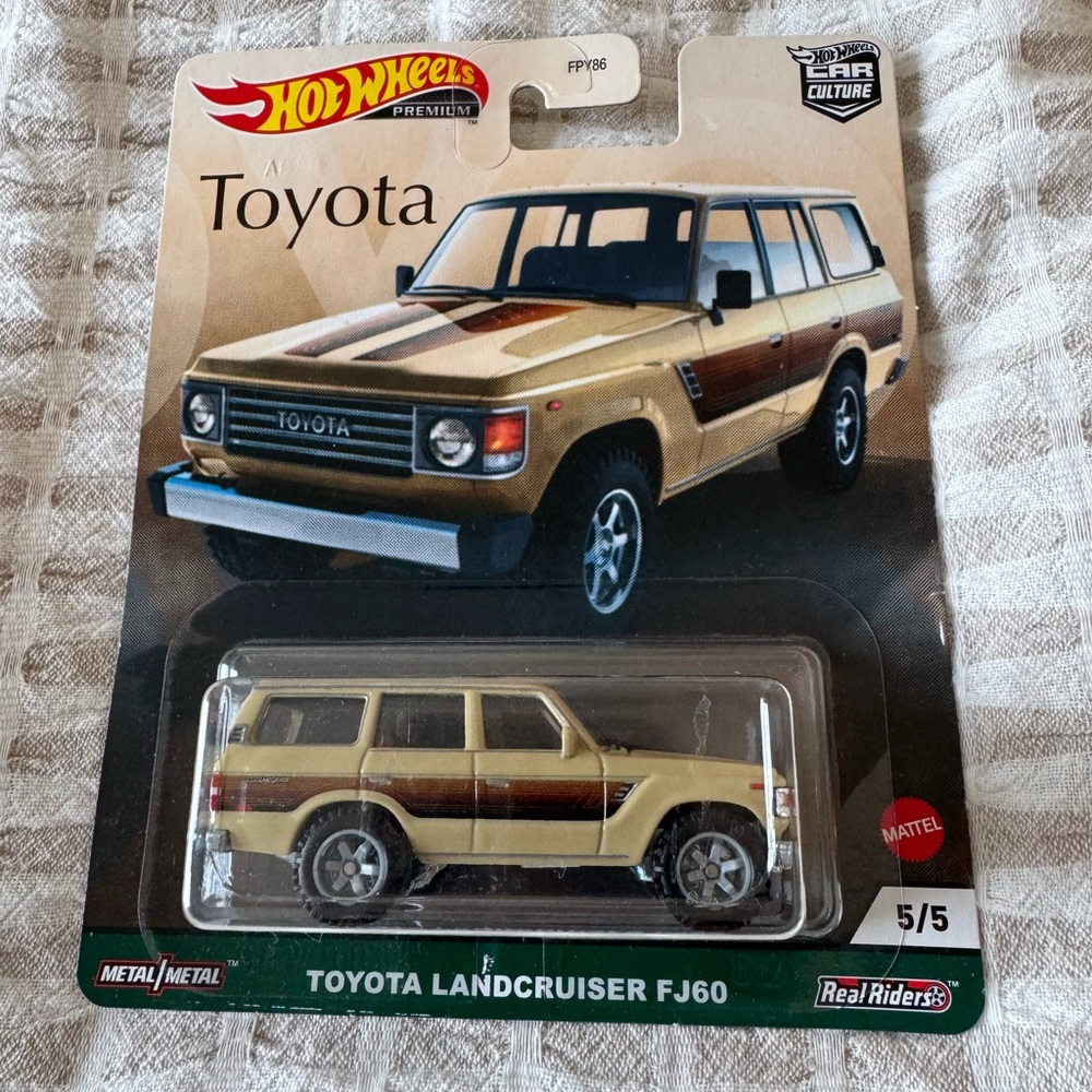 Toyota Land Cruiser FJ60 – Hot Wheels Premium Car Culture #5/5